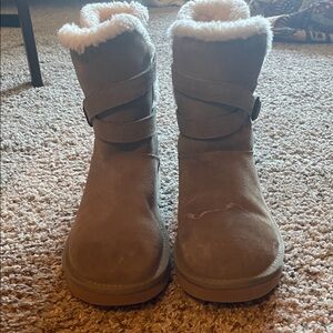 Koolaburra Brown Ankle Boots with Cream Lining